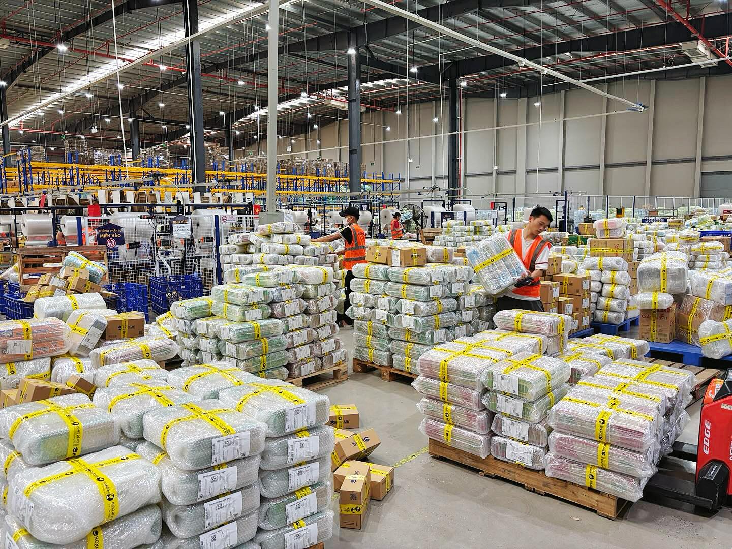 MEGA SALE 4.4| CHÀO MÙA MỚI - VẠN DEAL HỜI: Cập nhật không khí Mega Sale 4.4 tại các Trung tâm Hậu cần Boxme Việt Nam