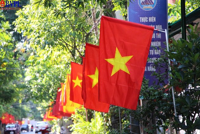 Radio #40: Kỳ nghỉ 2/9 và câu chuyện về một lá cờ